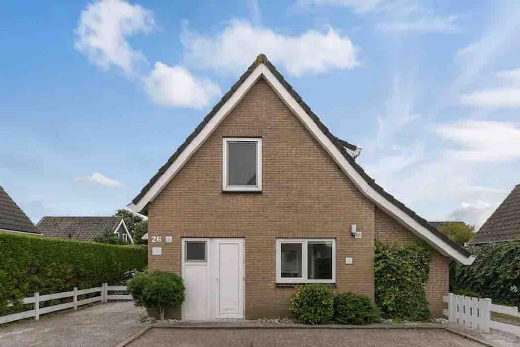 Huebsches Ferienhaus In Ouddorp - Fusslaeufig Zum Strand Und Zentrum 외부 사진