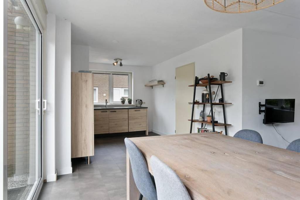 Huebsches Ferienhaus In Ouddorp - Fusslaeufig Zum Strand Und Zentrum 외부 사진