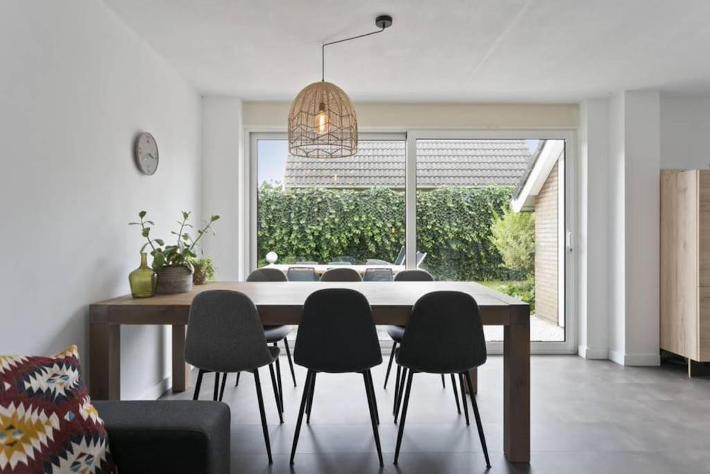 Huebsches Ferienhaus In Ouddorp - Fusslaeufig Zum Strand Und Zentrum 외부 사진